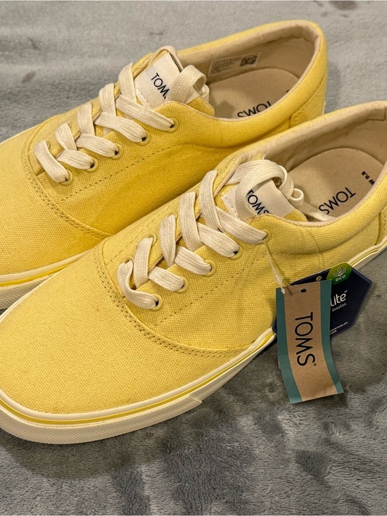 Toms Shoes - Tom’s women’s alpargata yellow lace up shoes size 9.5 NWT